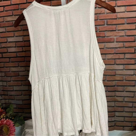 Taylor & Sage Women’s L Sleeveless Women’s Pullover Top Off White blouse - Picture 2 of 7